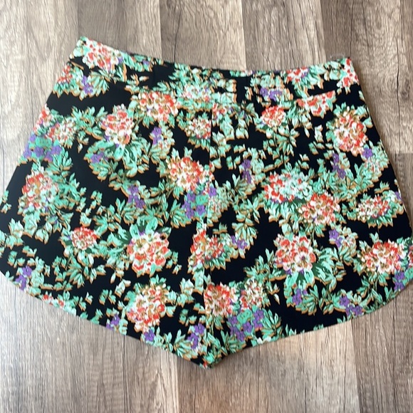 Topshop Shorts Floral Black and White size 4 - Picture 5 of 6